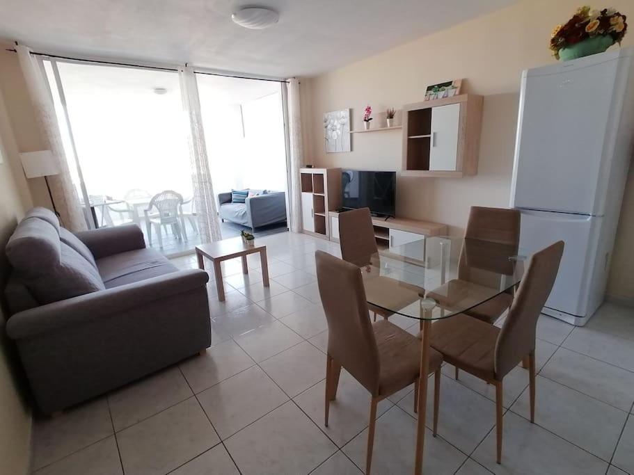 Rockin' View - 2 Bedroom Great Terrace, Parking, Pool Apartment