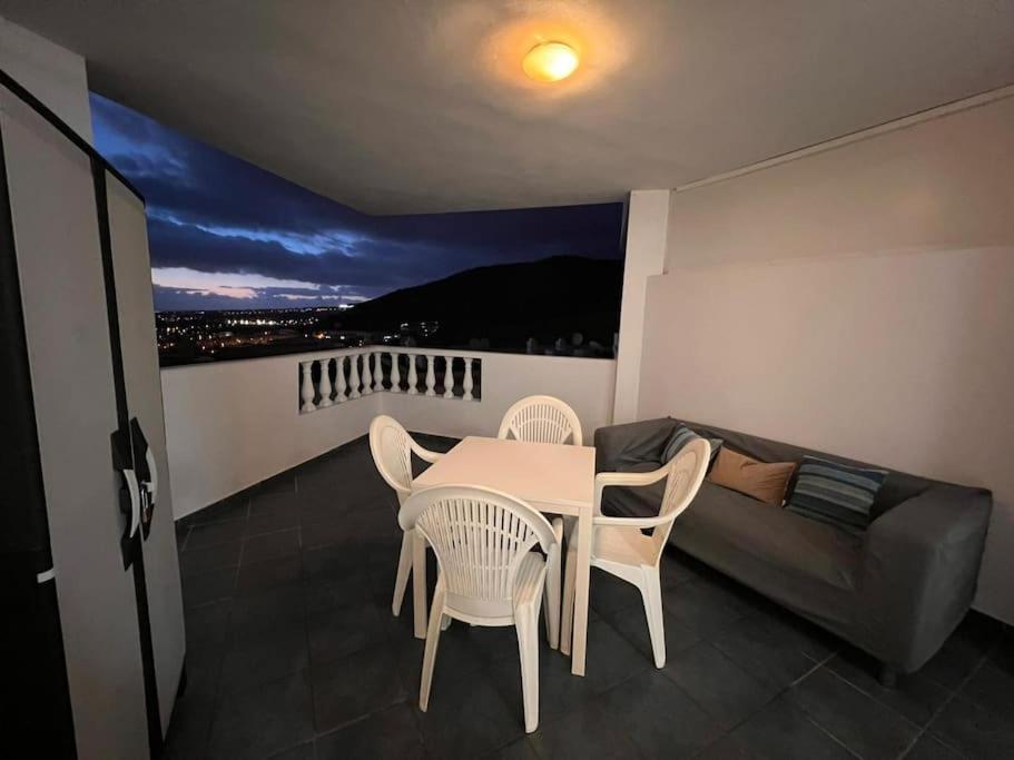 Rockin' View - 2 Bedroom Great Terrace, Parking, Pool Apartment Costa Adeje (Tenerife)